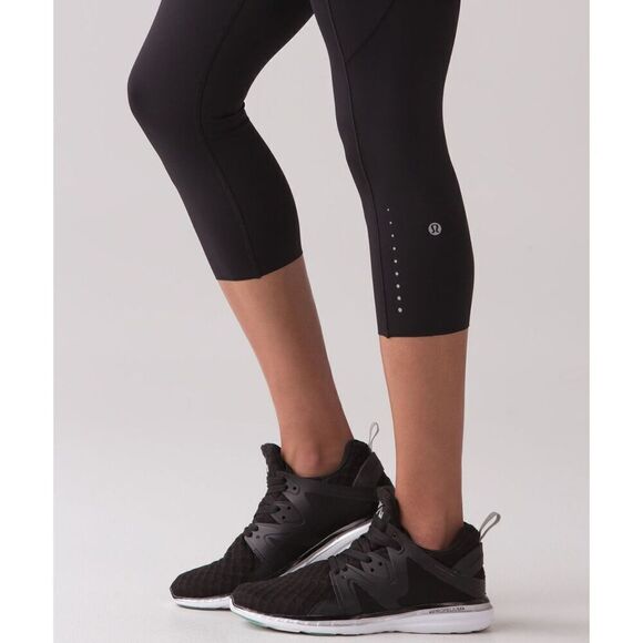 Lululemon Fast Free Cropped Leggings Black Sz 6, 19” Inseam - Picture 8 of 8